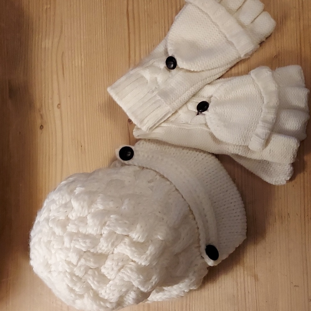 Knit Hat Pageboy Cap Hat and Fingerless Glove Set Cream Color